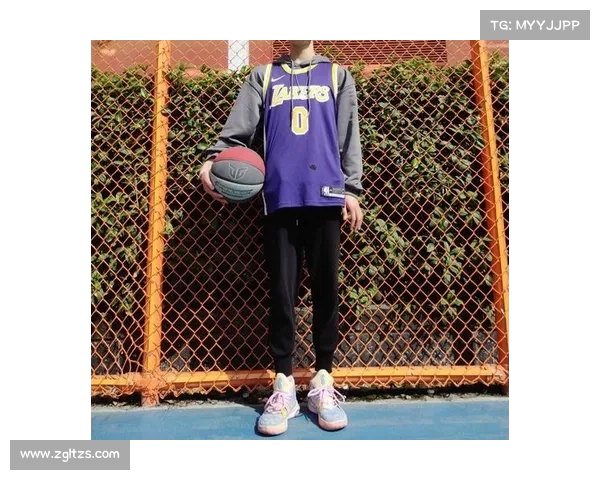 提升篮球表现的必备装备推荐全方位解析打造你的NBA级别战力 提升篮球表现的必备装备推荐全方位解析打造你的NBA级别战力